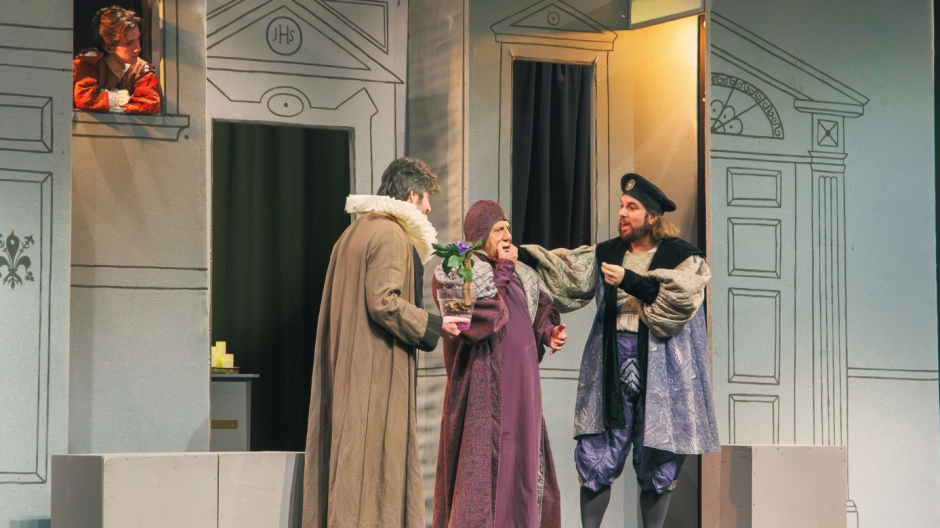 Mandragola in scena al Maggiore: teatro per l'Emporio dei legami con Lions club